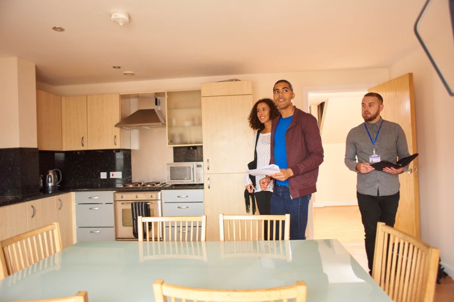 visite d'un bien immobilier à louer